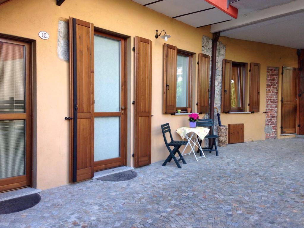 Casa Corte Alla Rocca Арона Экстерьер фото