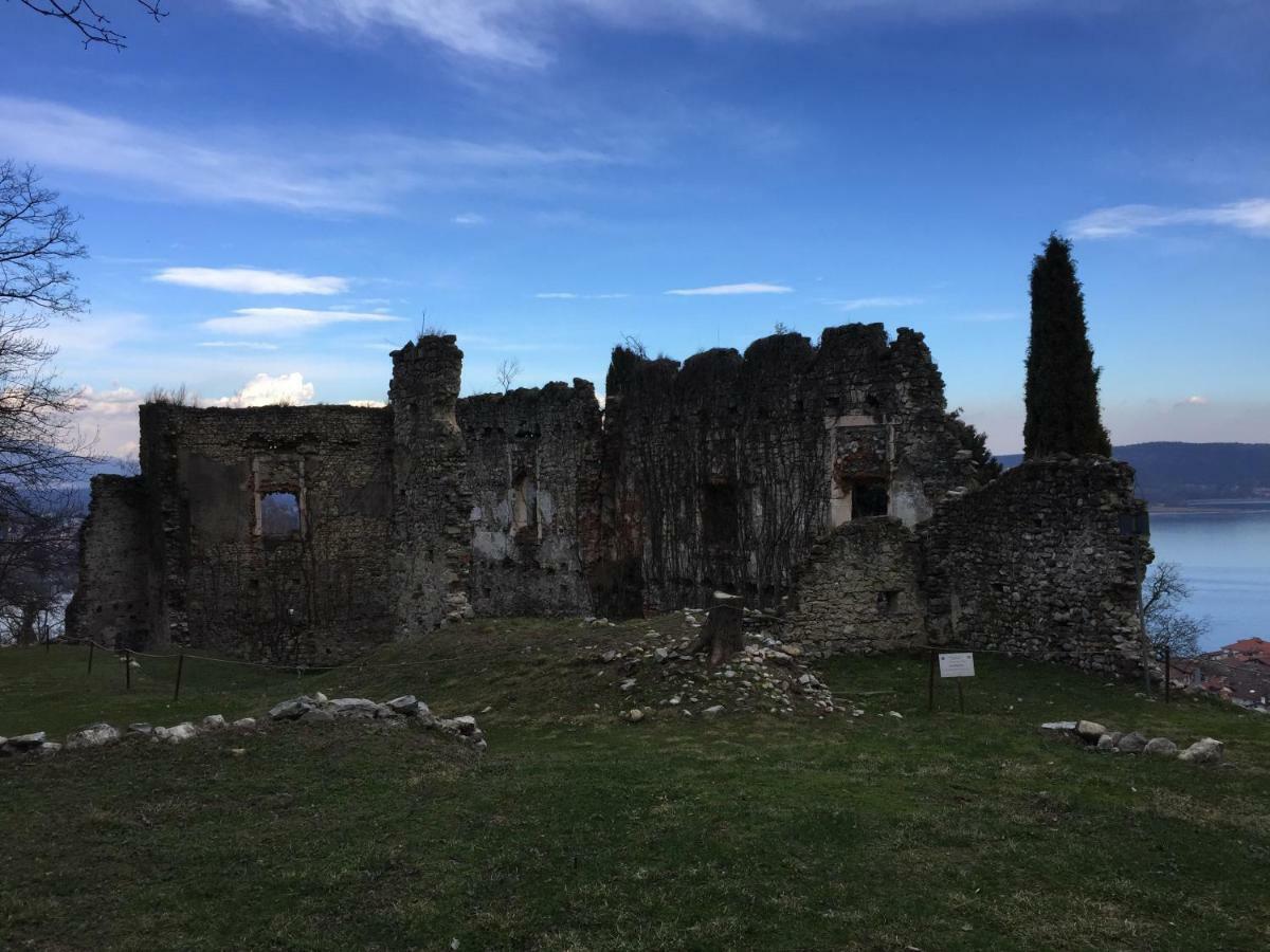 Casa Corte Alla Rocca Арона Экстерьер фото