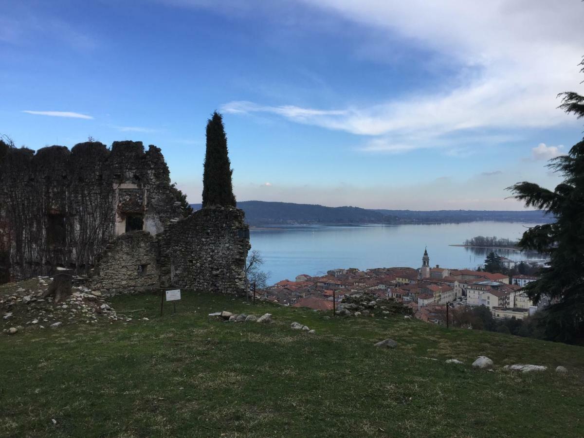 Casa Corte Alla Rocca Арона Экстерьер фото